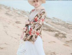 MC Texstyle Berikan Tips Memilih Fashion Hijab ke Pantai, Simple dan Modis