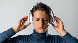 Mendengarkan Musik: Sarana Menambah Kualitas Tidur Anda